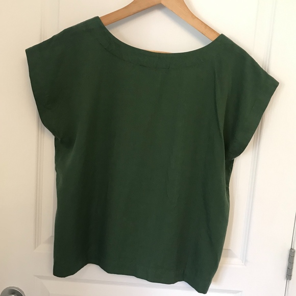 HIGH FASHION TOPAZ TOP IN ARMY GREEN NWT - Picture 4 of 8